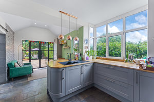 Kitchen- click for photo gallery
